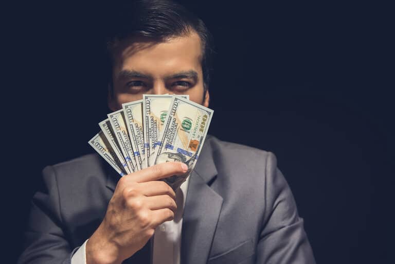تحصیل مال از طریق نامشروع