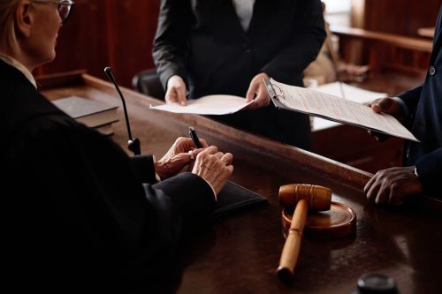 سوءاستفاده از سفید مهر یا سفید امضا